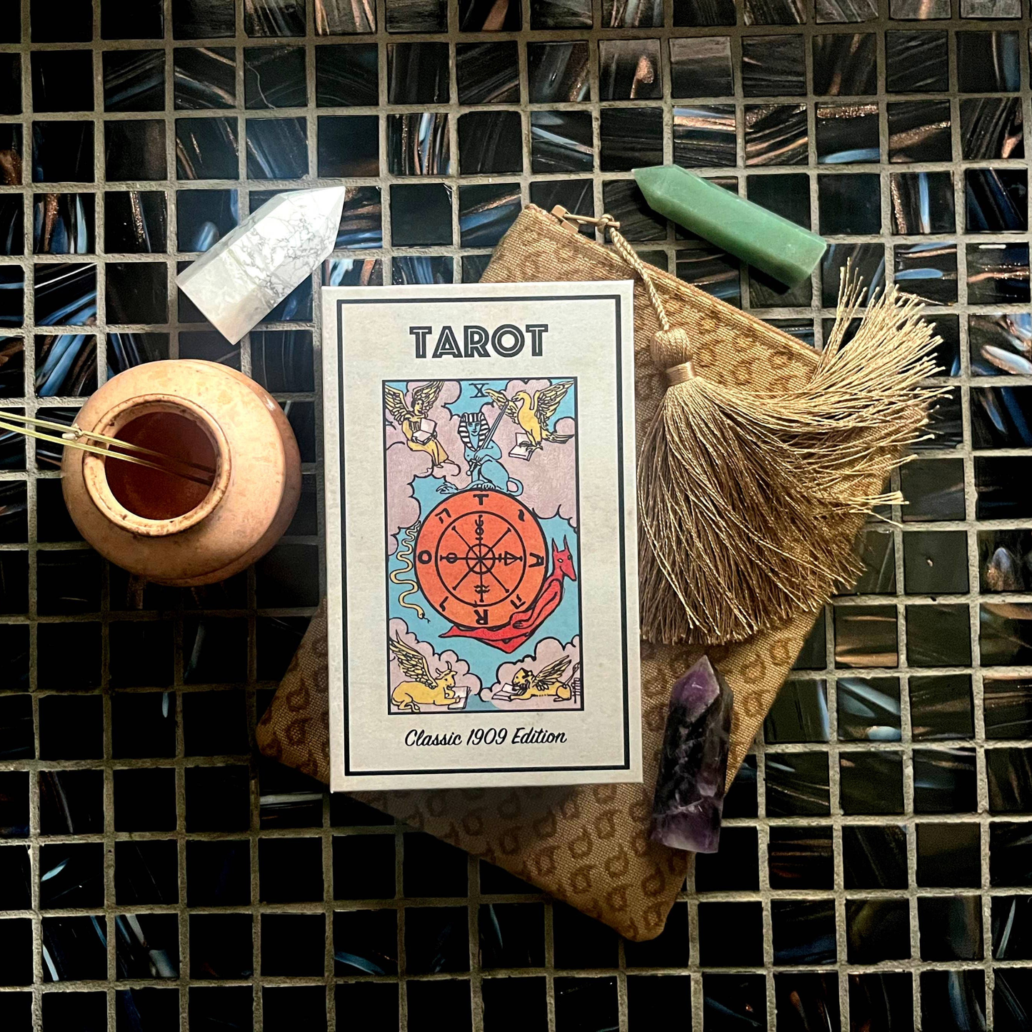 Classic 1909 Tarot Deck & Guide