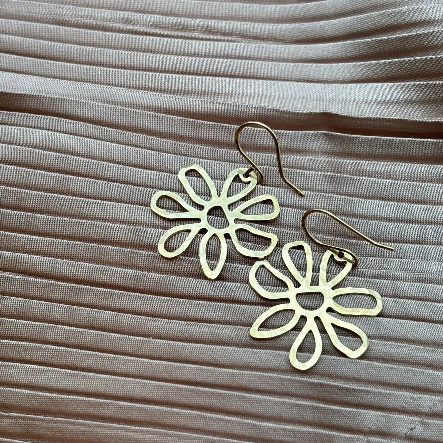 Ziggy Earrings: Gold / Large