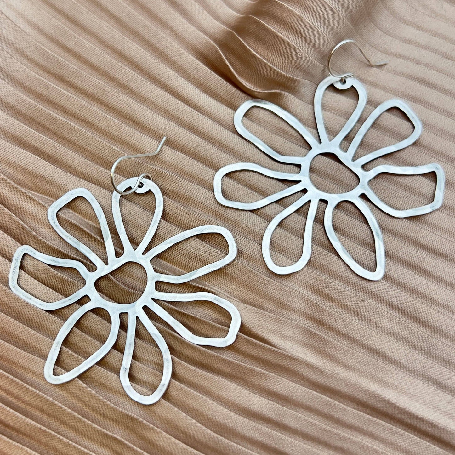 Ziggy Earrings: Silver / Small