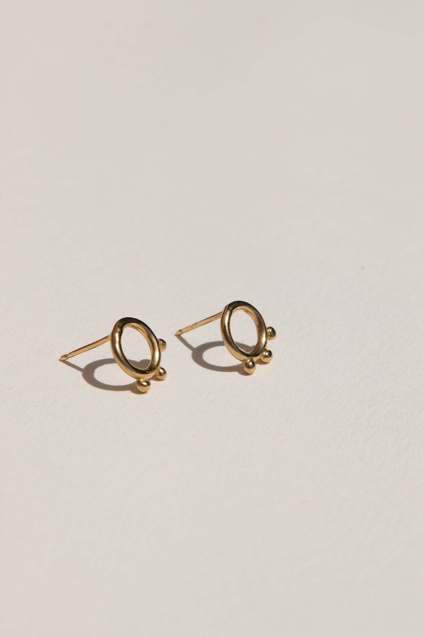 Zovu Studs